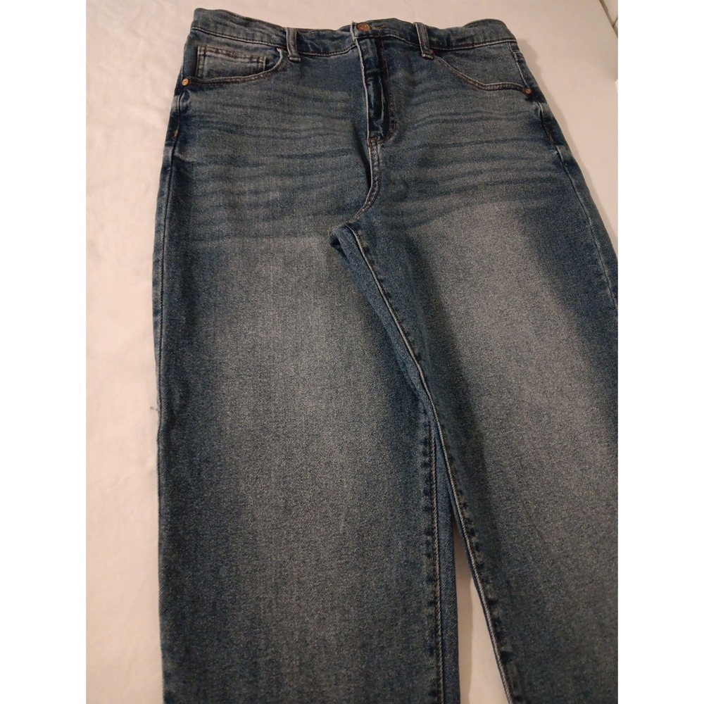 Celebrity Pink Women's Jeans Sz. 11/30 Straight Leg Faded Stretch Blue Denim - Picture 2 of 11
